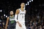 NBA季后赛场均盖帽榜:文班4.4次断档第1 大梦第2 邓肯鲨鱼入围